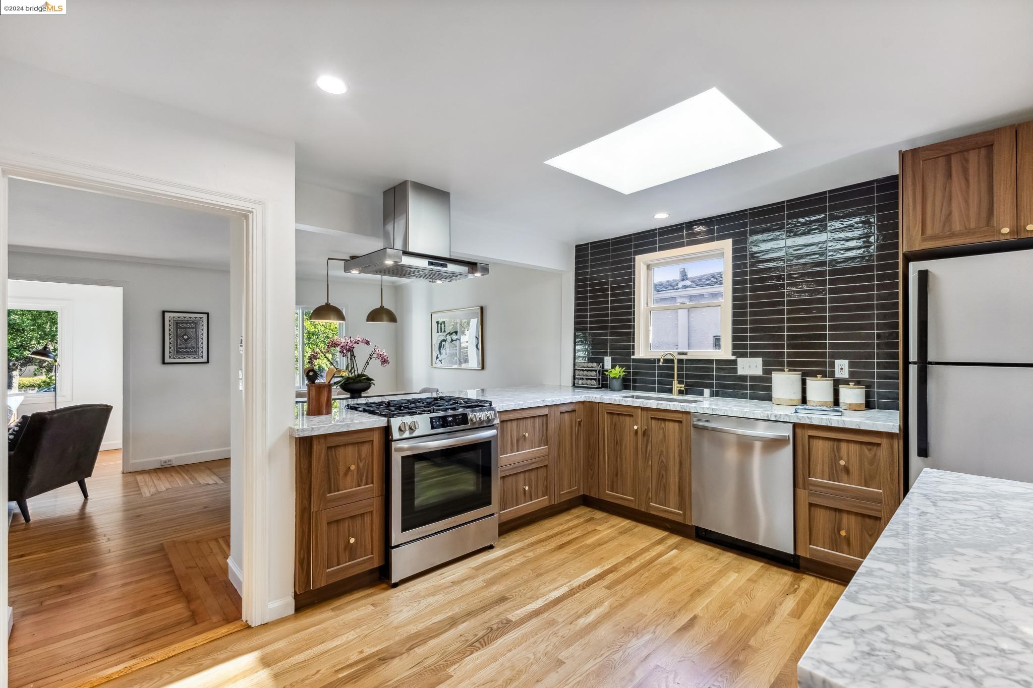 3873 Brown