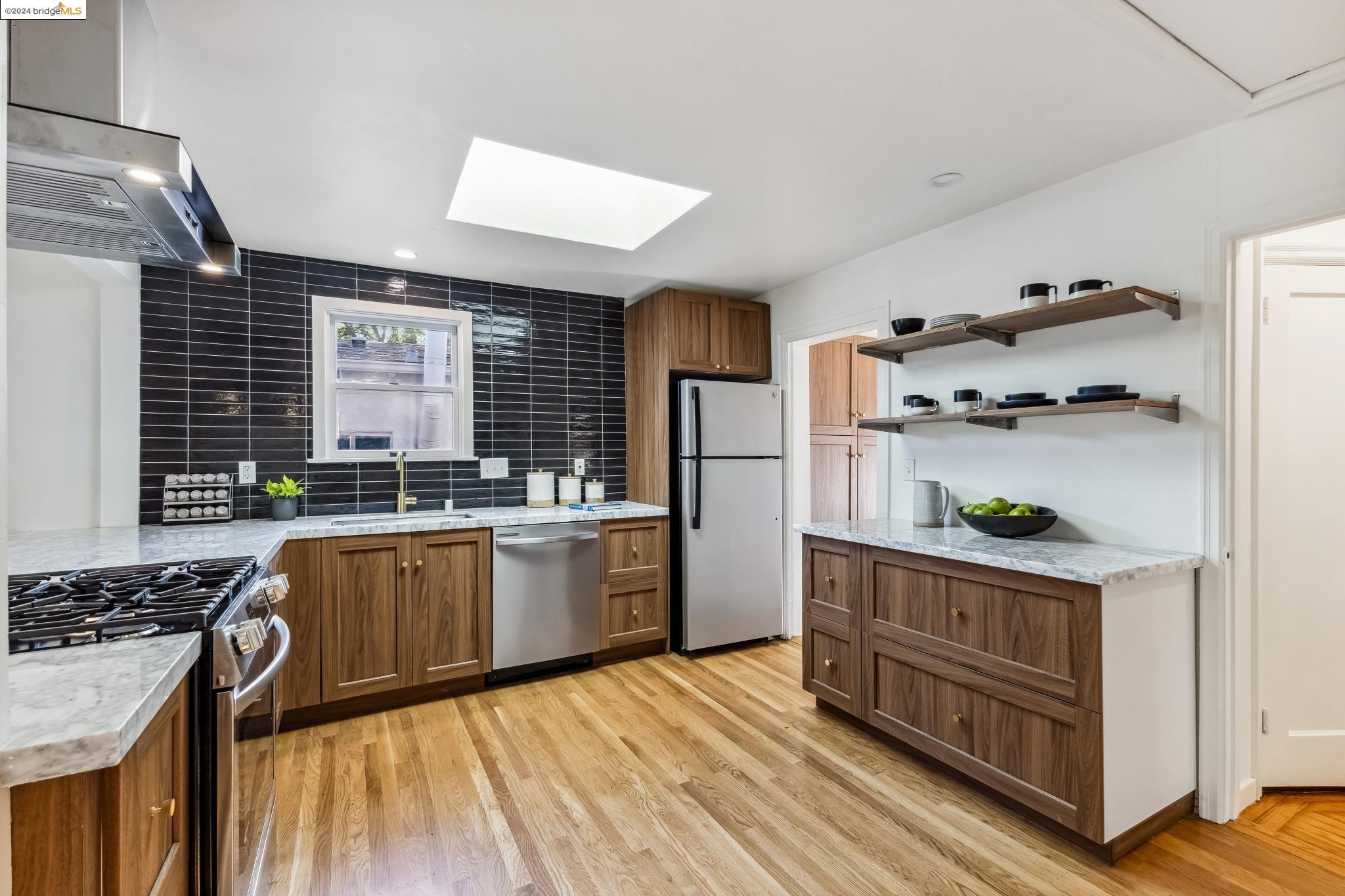 3873 Brown