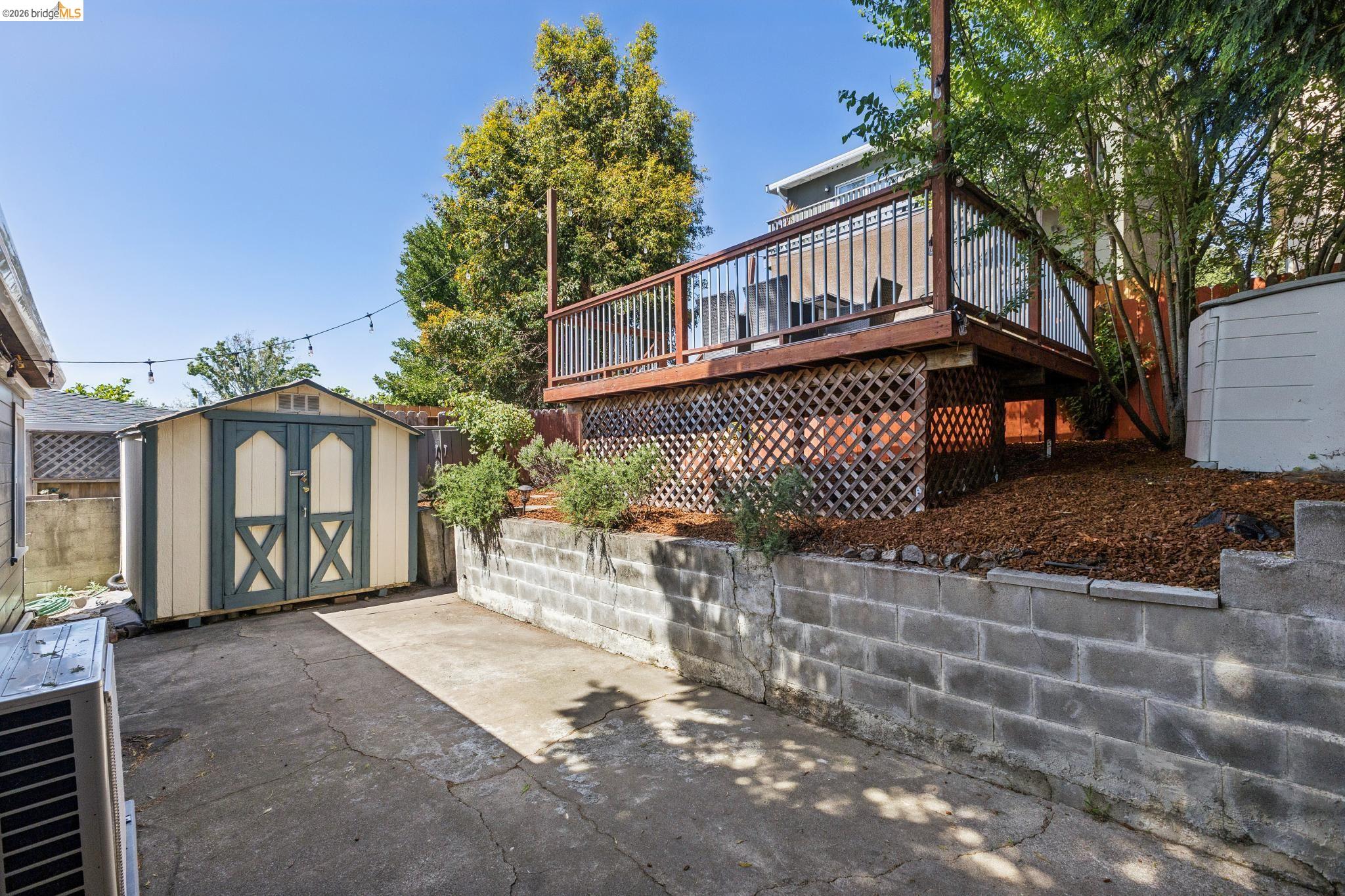 6525 Hazel Ave