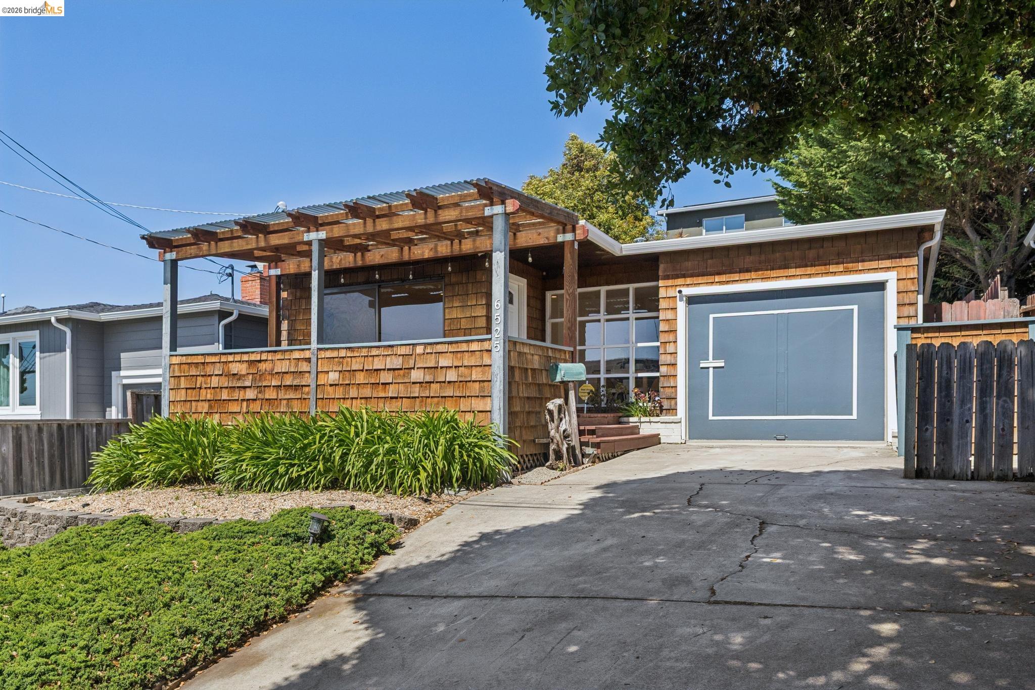 6525 Hazel Ave