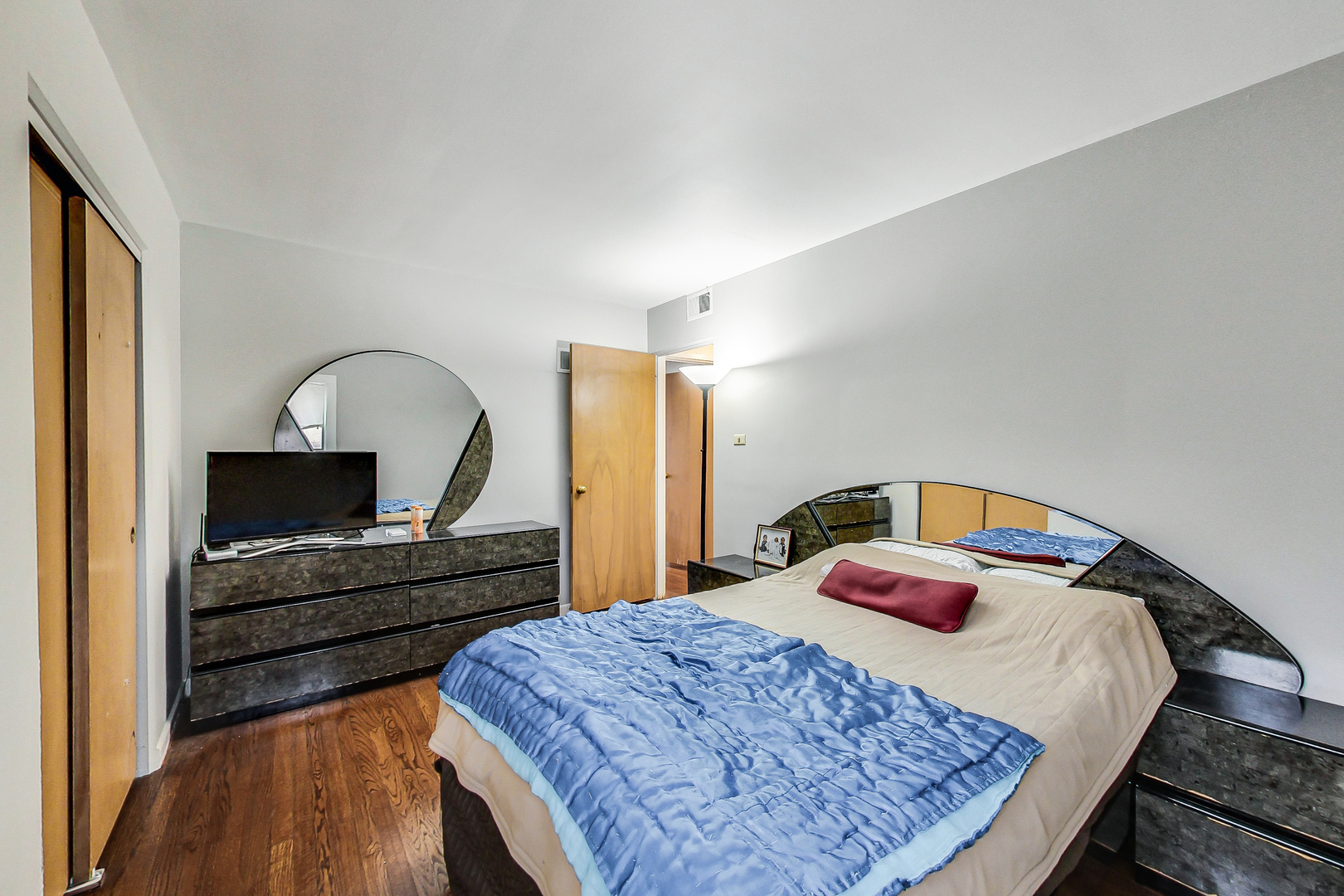 9013 N Greenwood Avenue