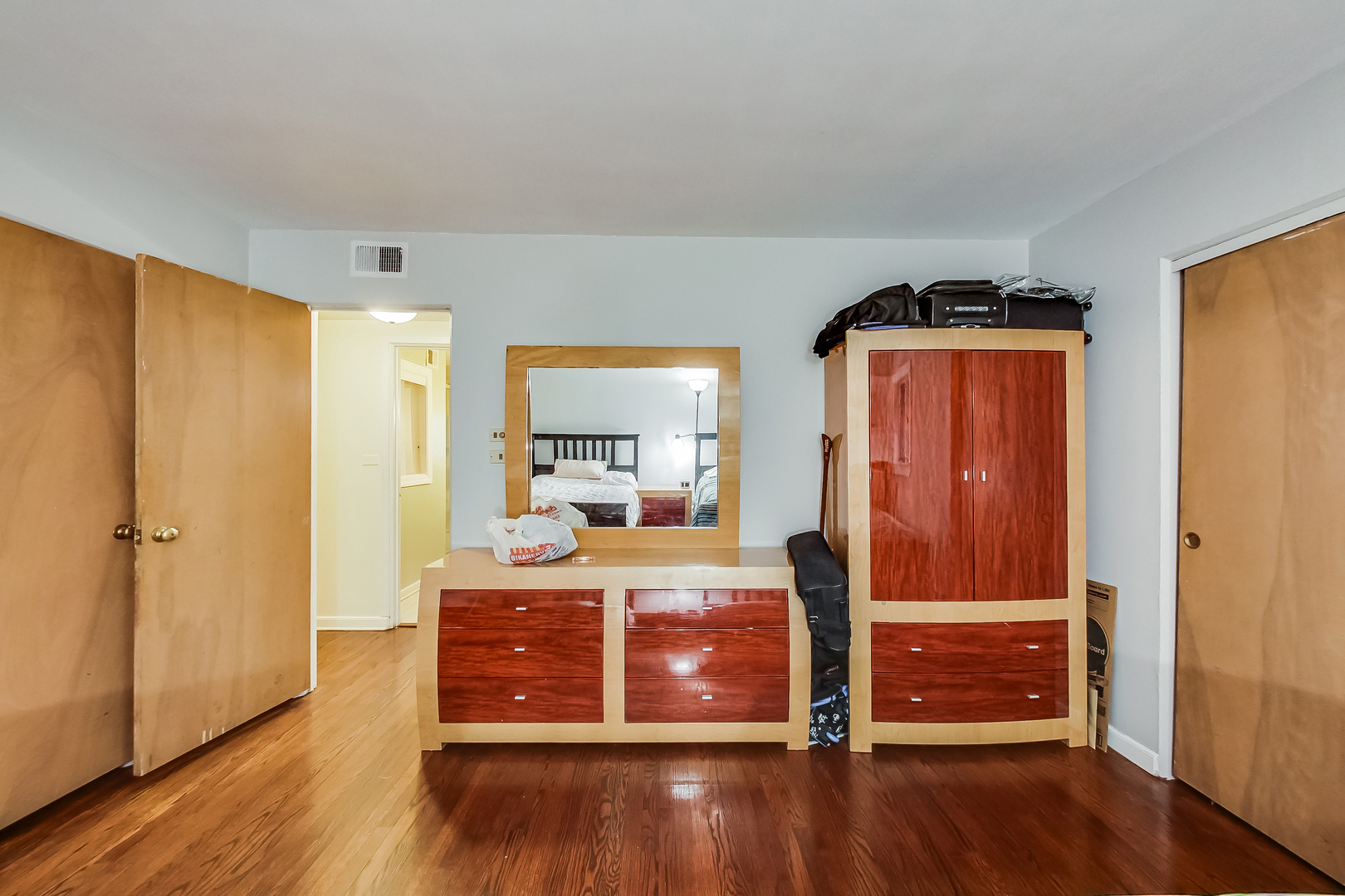 9013 N Greenwood Avenue