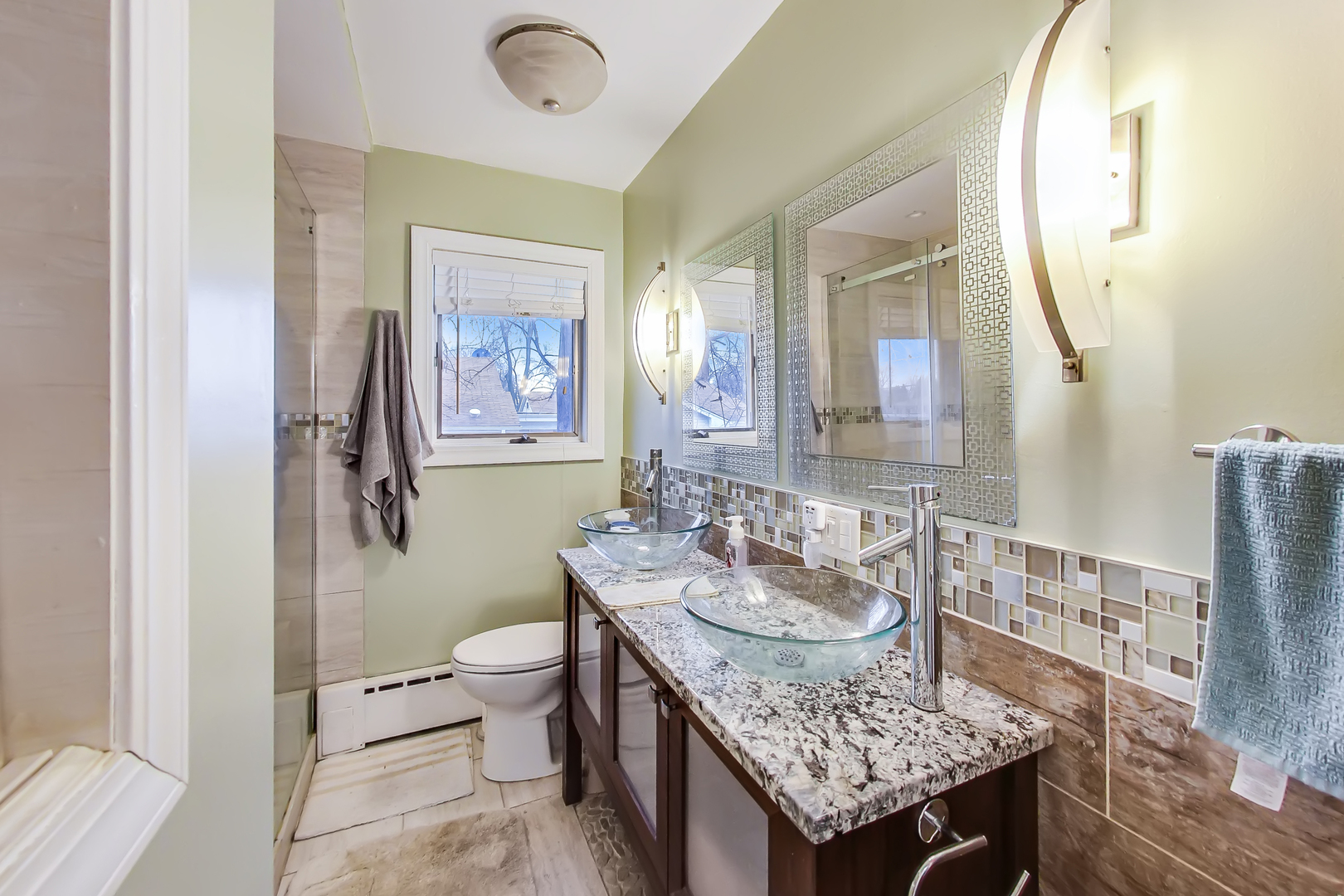 9013 N Greenwood Avenue