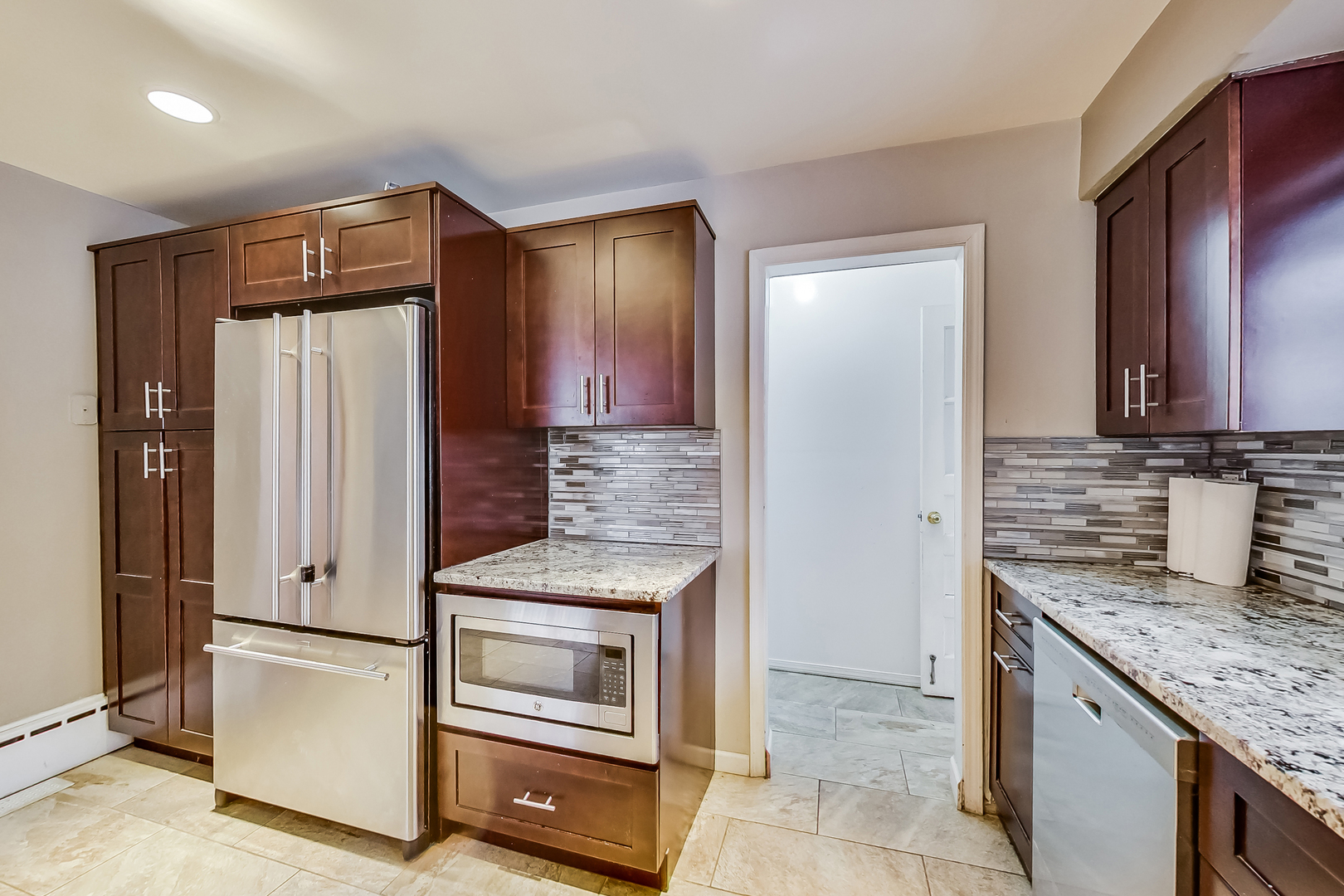 9013 N Greenwood Avenue