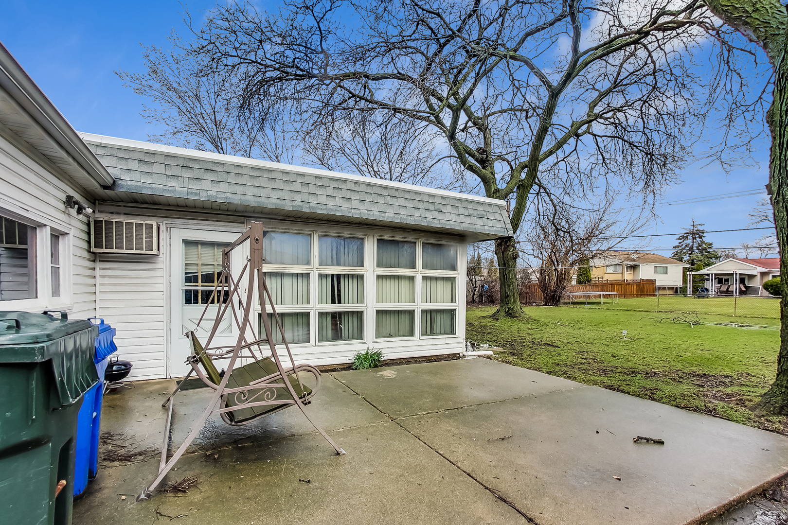 9013 N Greenwood Avenue