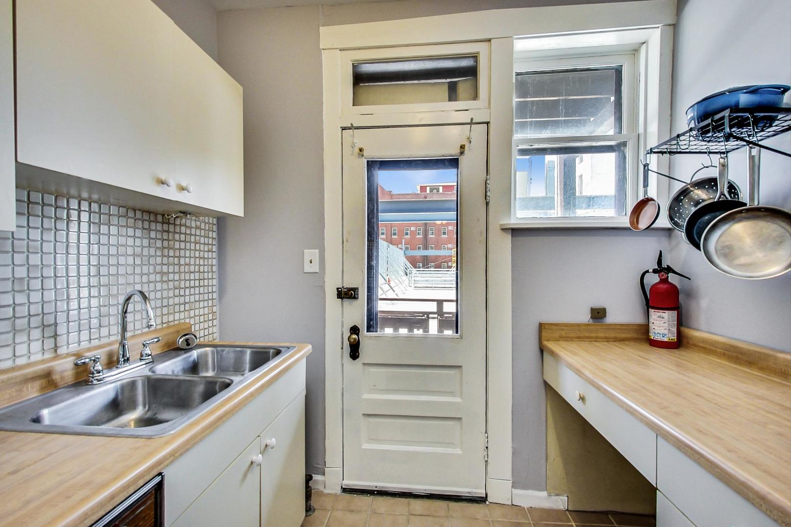 823 Lake Street Unit: 2N