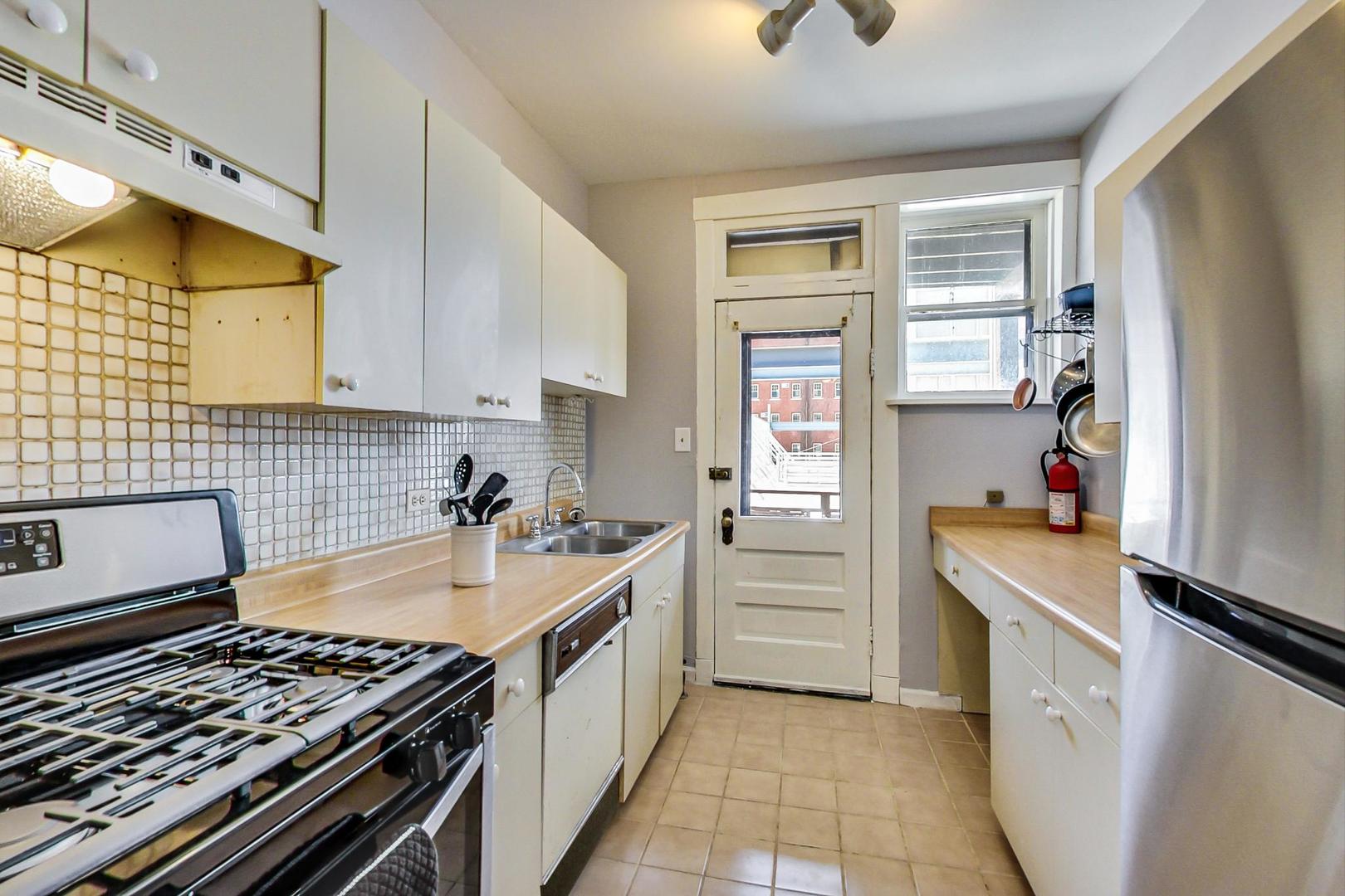 823 Lake Street Unit: 2N