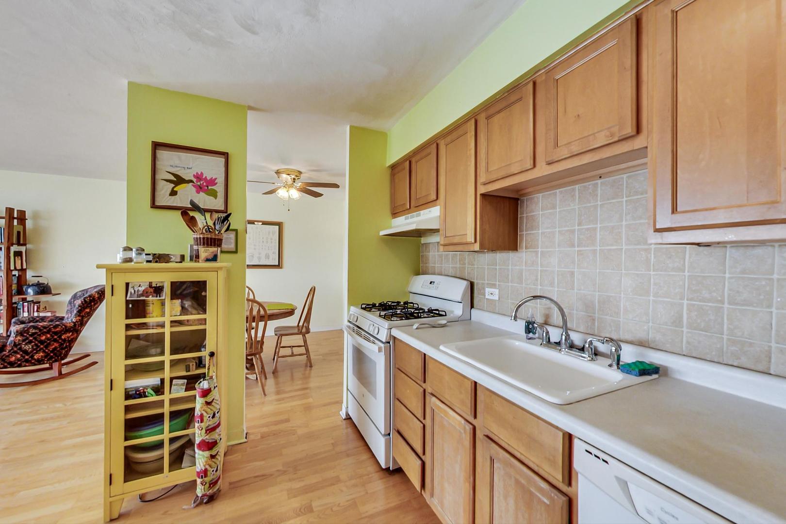 140 Marengo Avenue Unit: 604