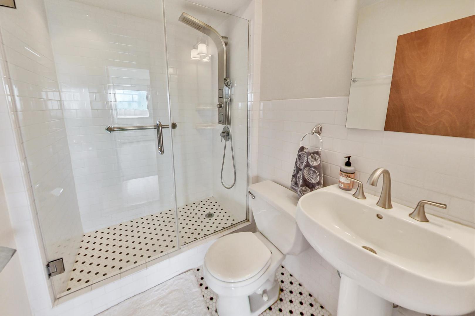 140 Marengo Avenue Unit: 604