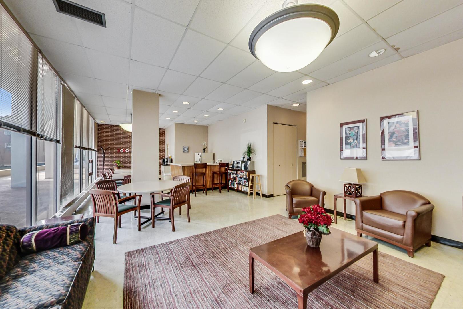 140 Marengo Avenue Unit: 604