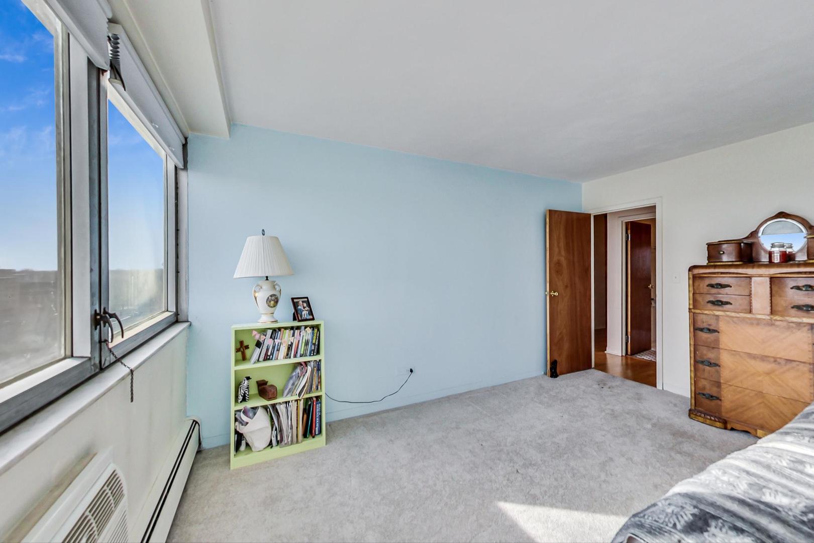 140 Marengo Avenue Unit: 604