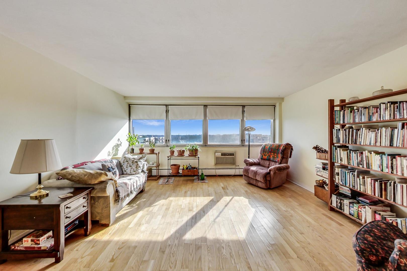 140 Marengo Avenue Unit: 604