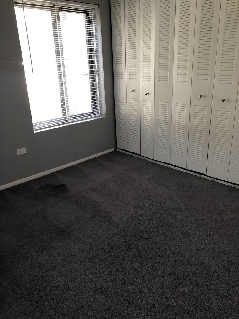 6147 KNOLL WOOD Court Unit: 102