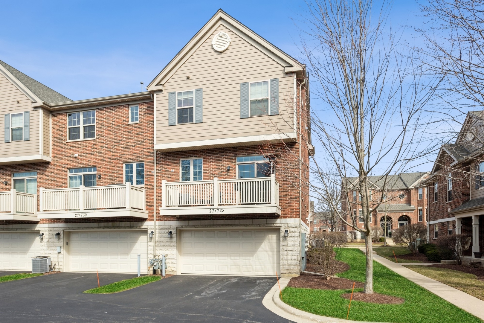 27W728 N Meadowview Drive