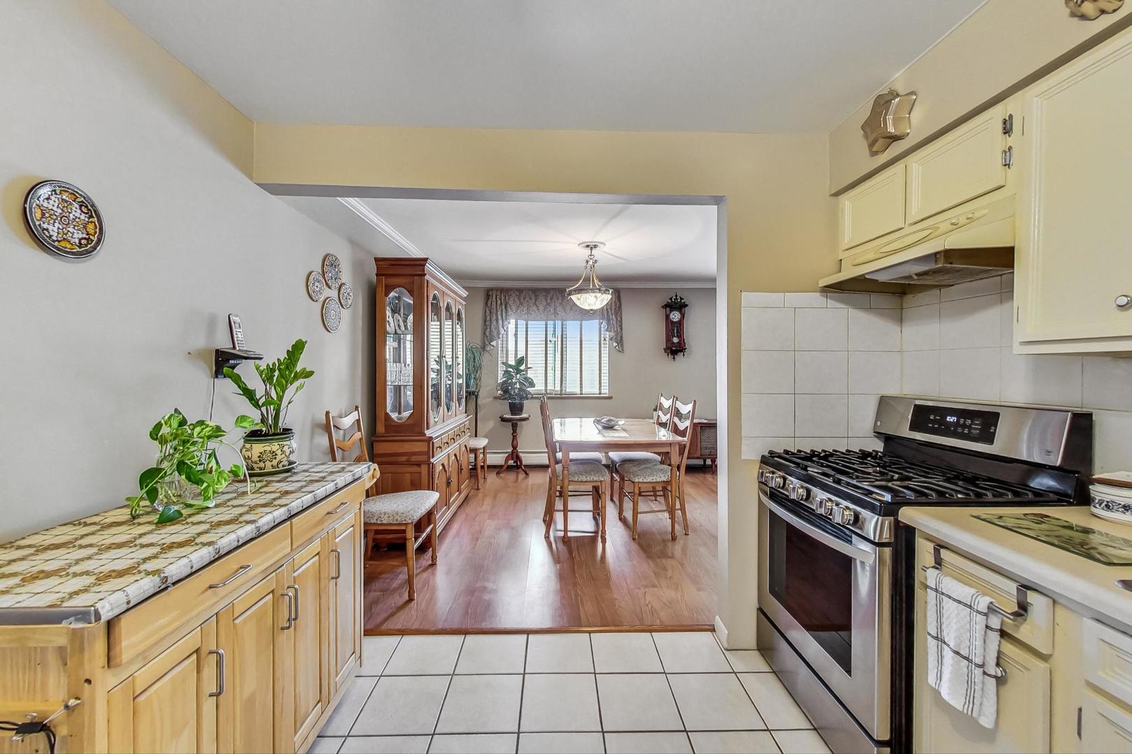 930 Ontario Street Unit: 4A