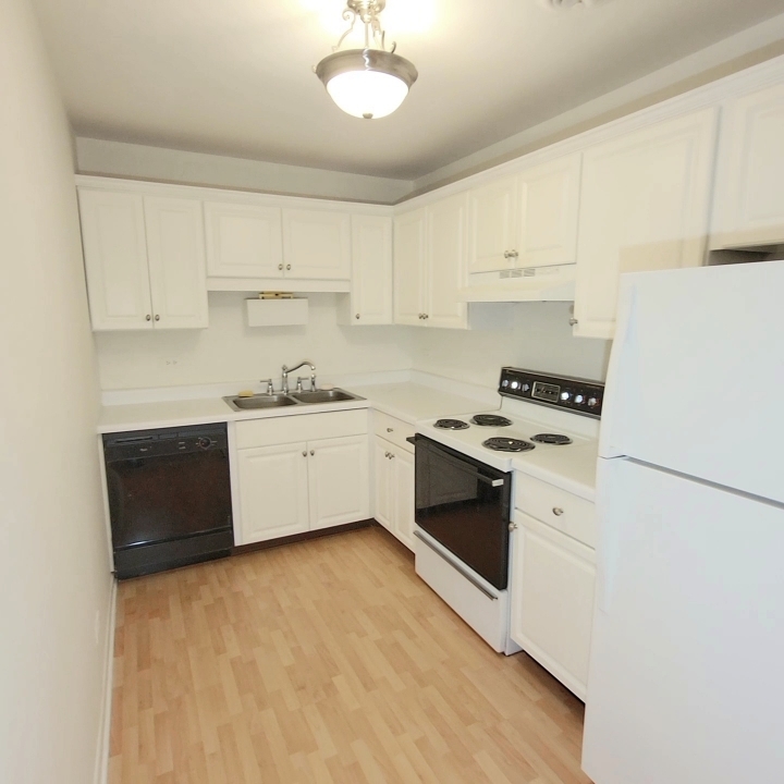 430 Walnut Creek Lane Unit: 2402