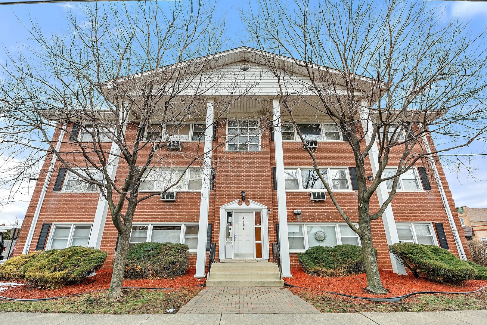 4247 Amelia Avenue Unit: 1A