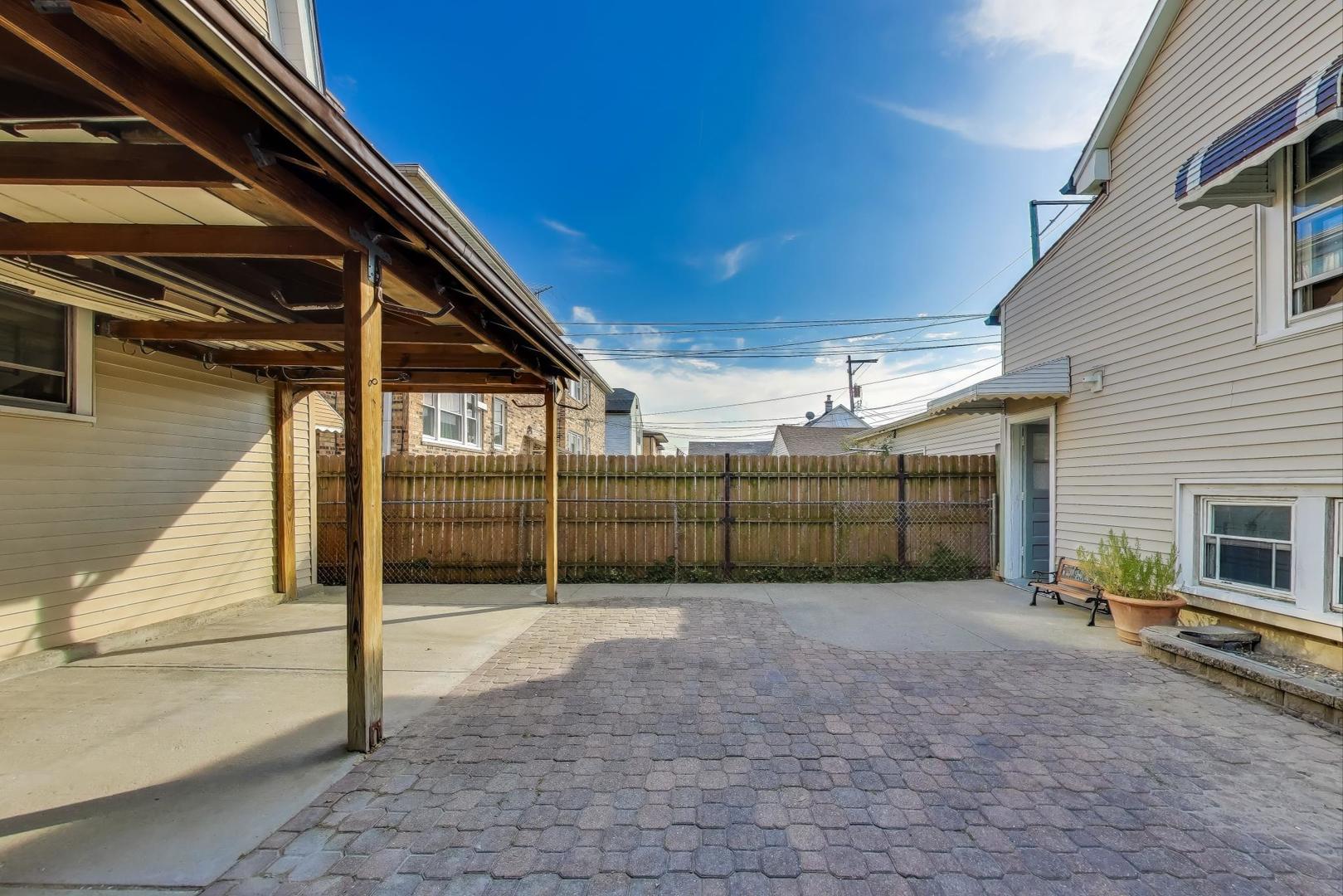 2744 N Marmora Avenue