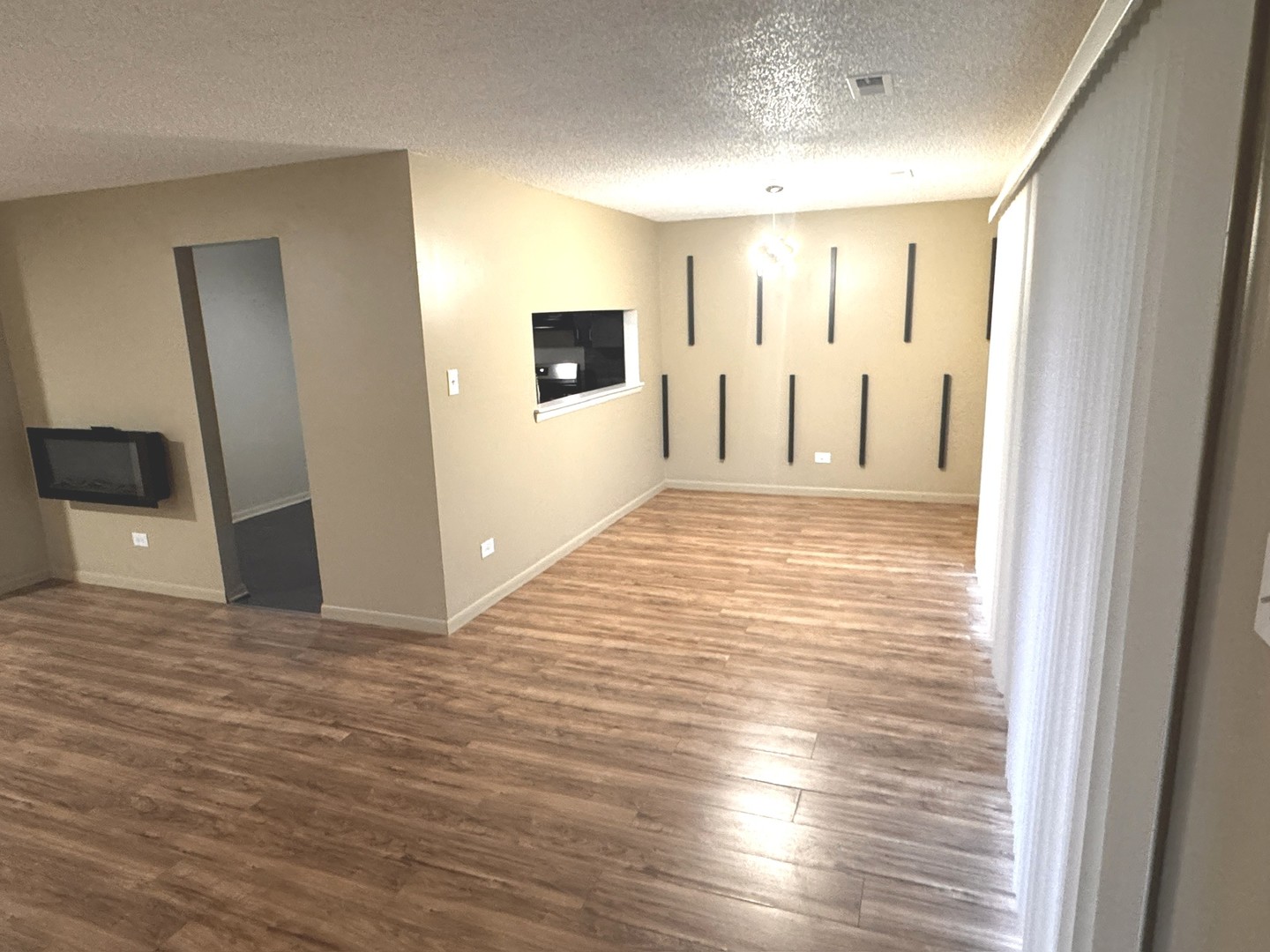 19408 Lake Shore Drive Unit: 4N