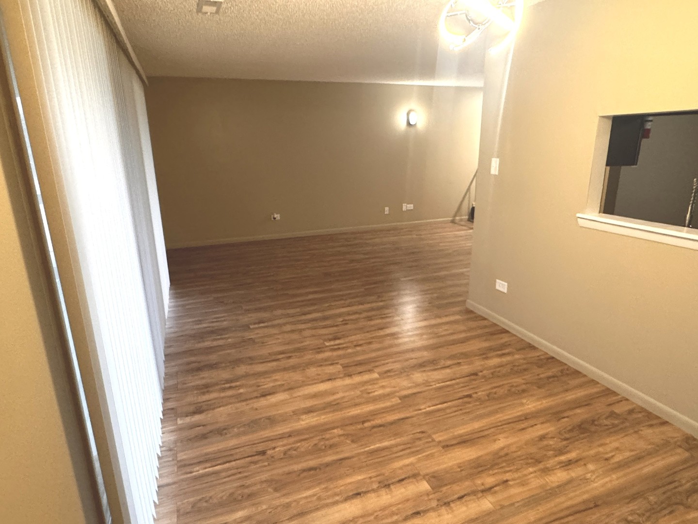 19408 Lake Shore Drive Unit: 4N