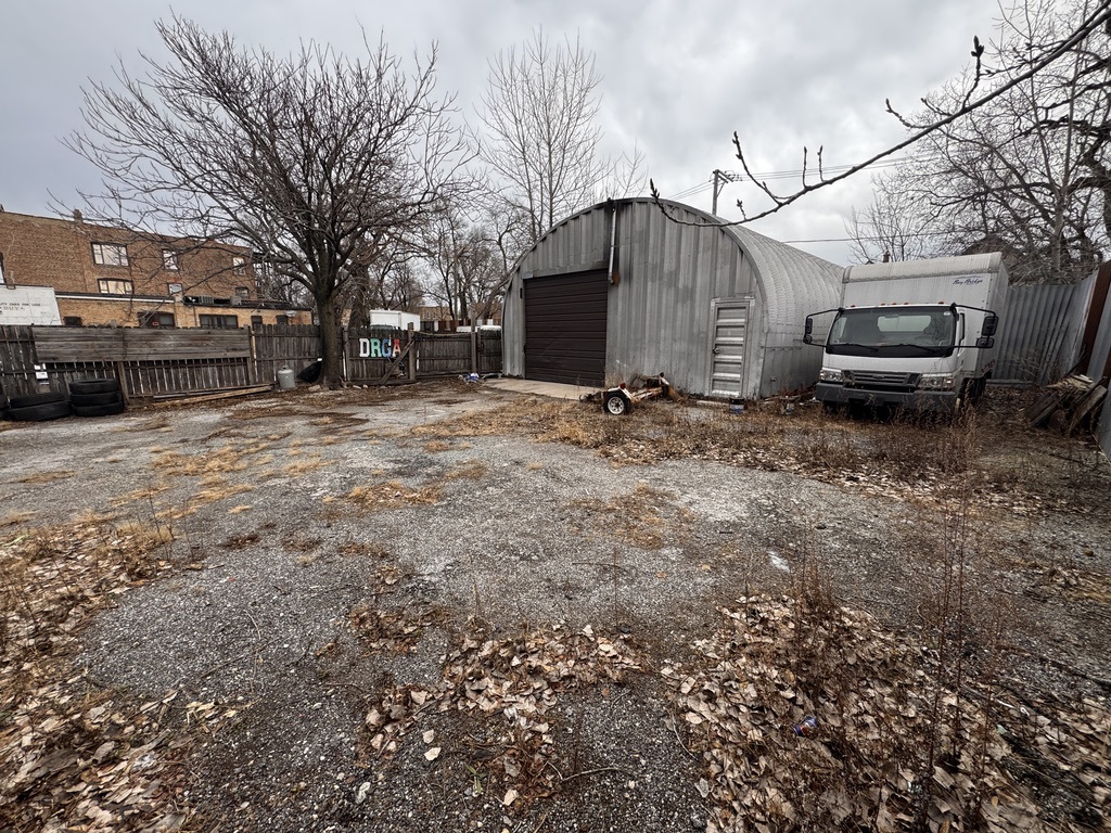 6011 S Ashland Avenue