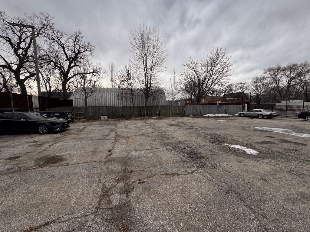 6011 S Ashland Avenue