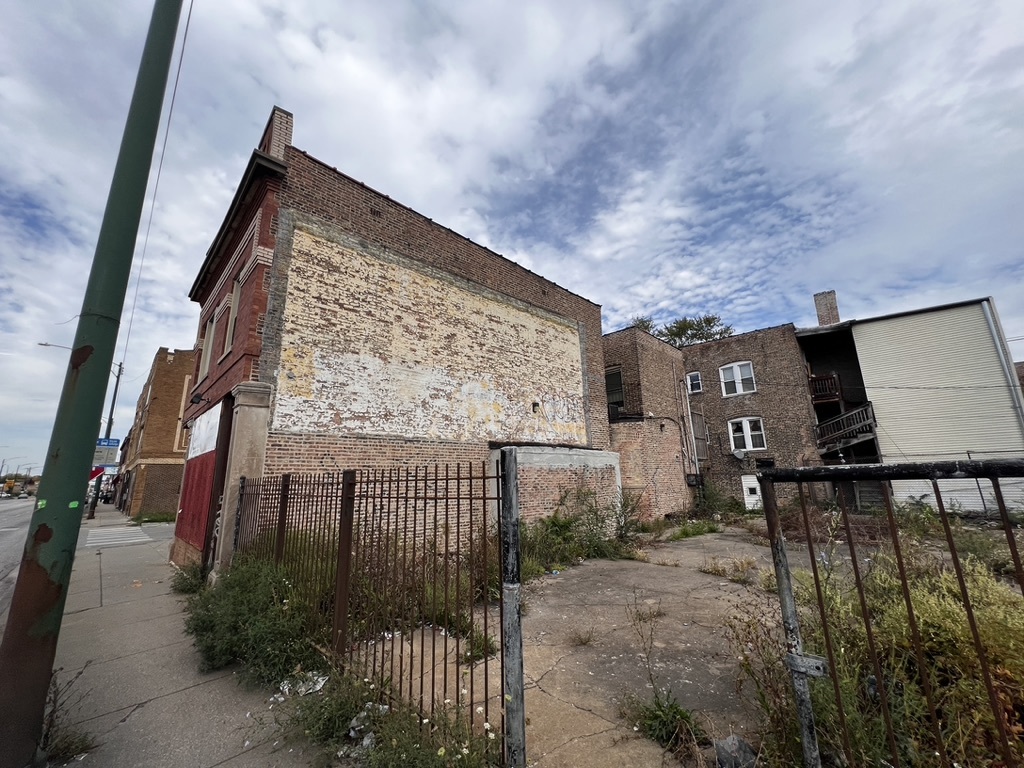 401 S Cicero Avenue