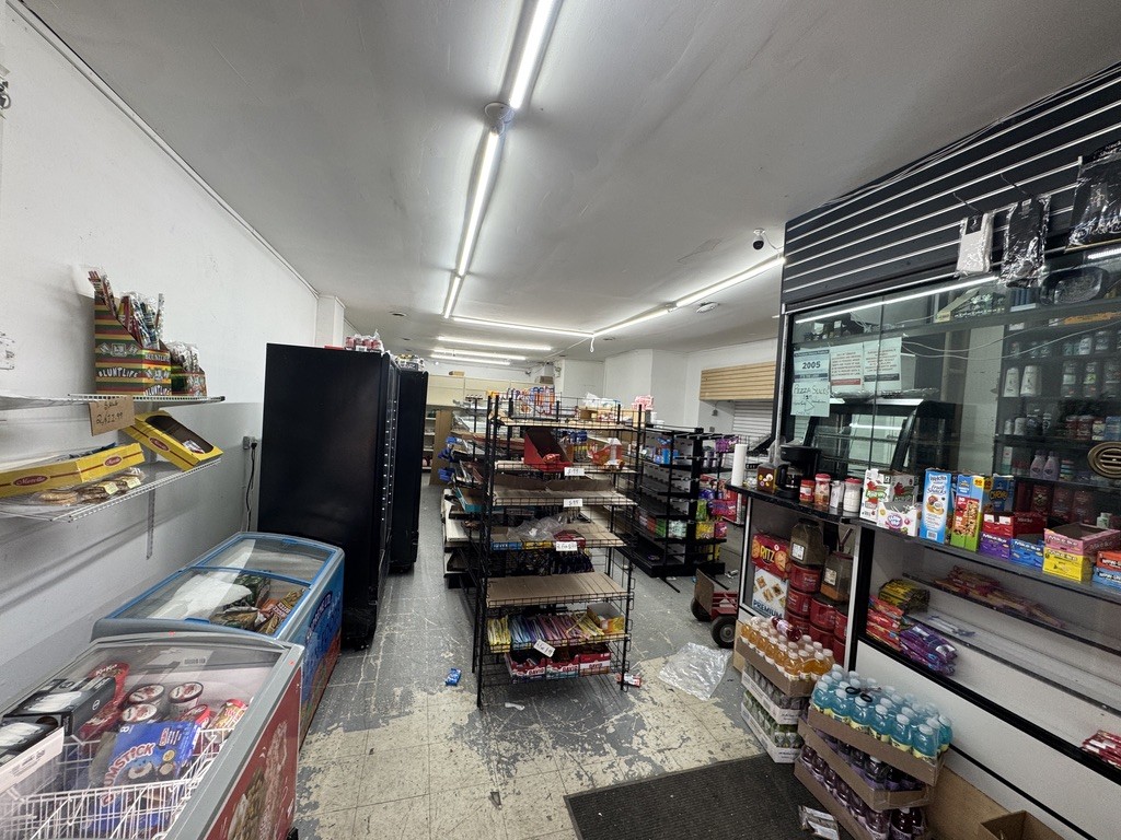401 S Cicero Avenue