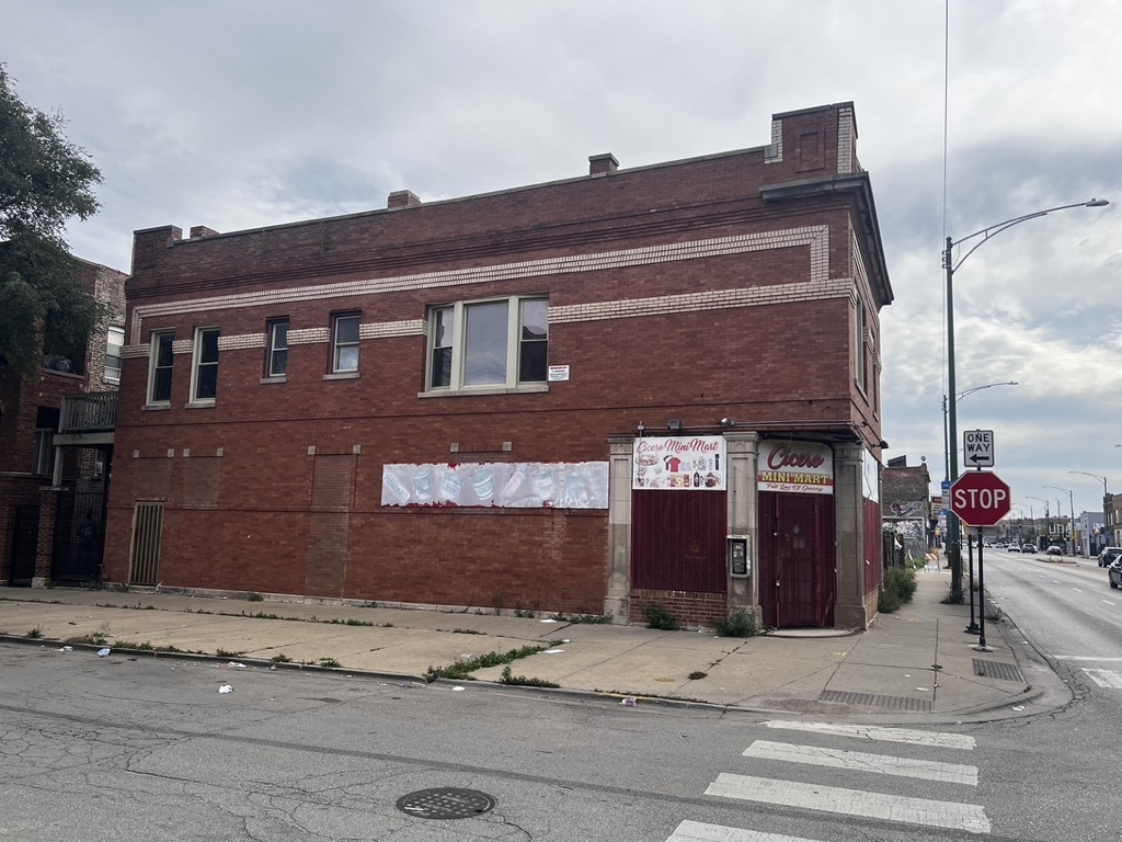 401 S Cicero Avenue