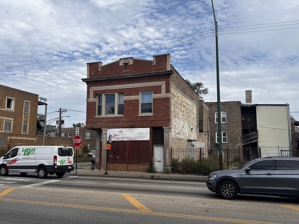 401 S Cicero Avenue