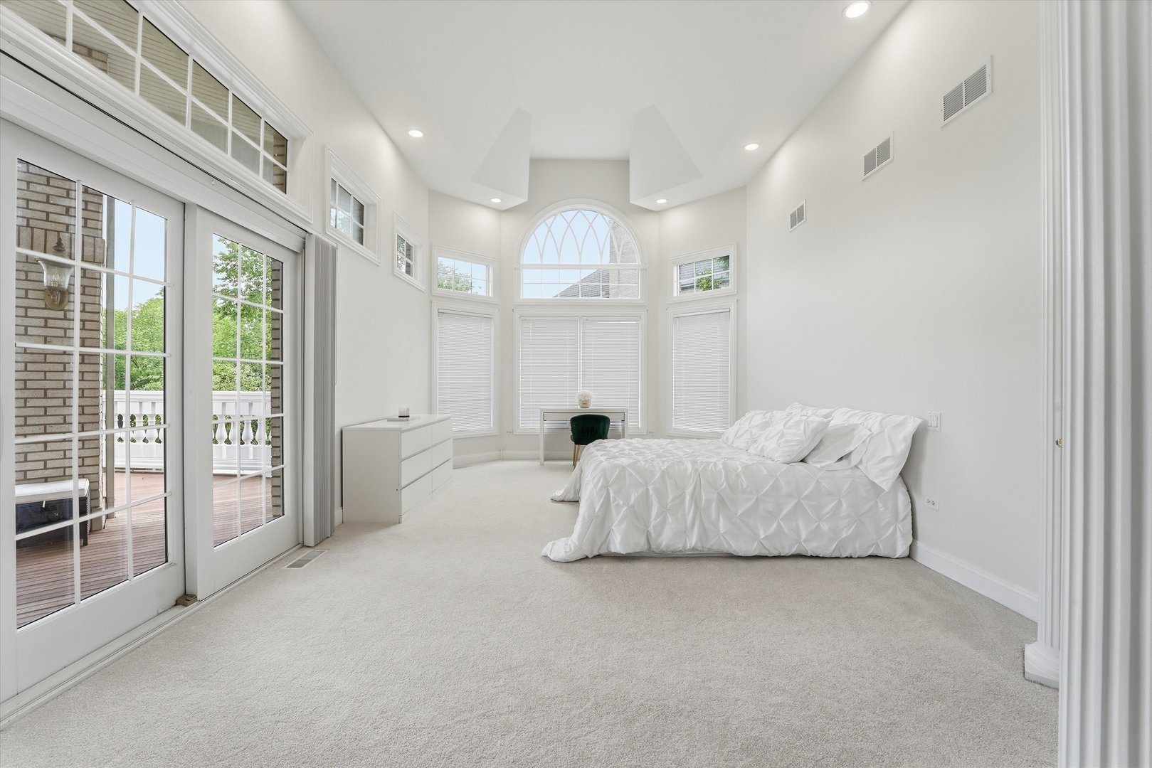12024 W Edgewood Drive