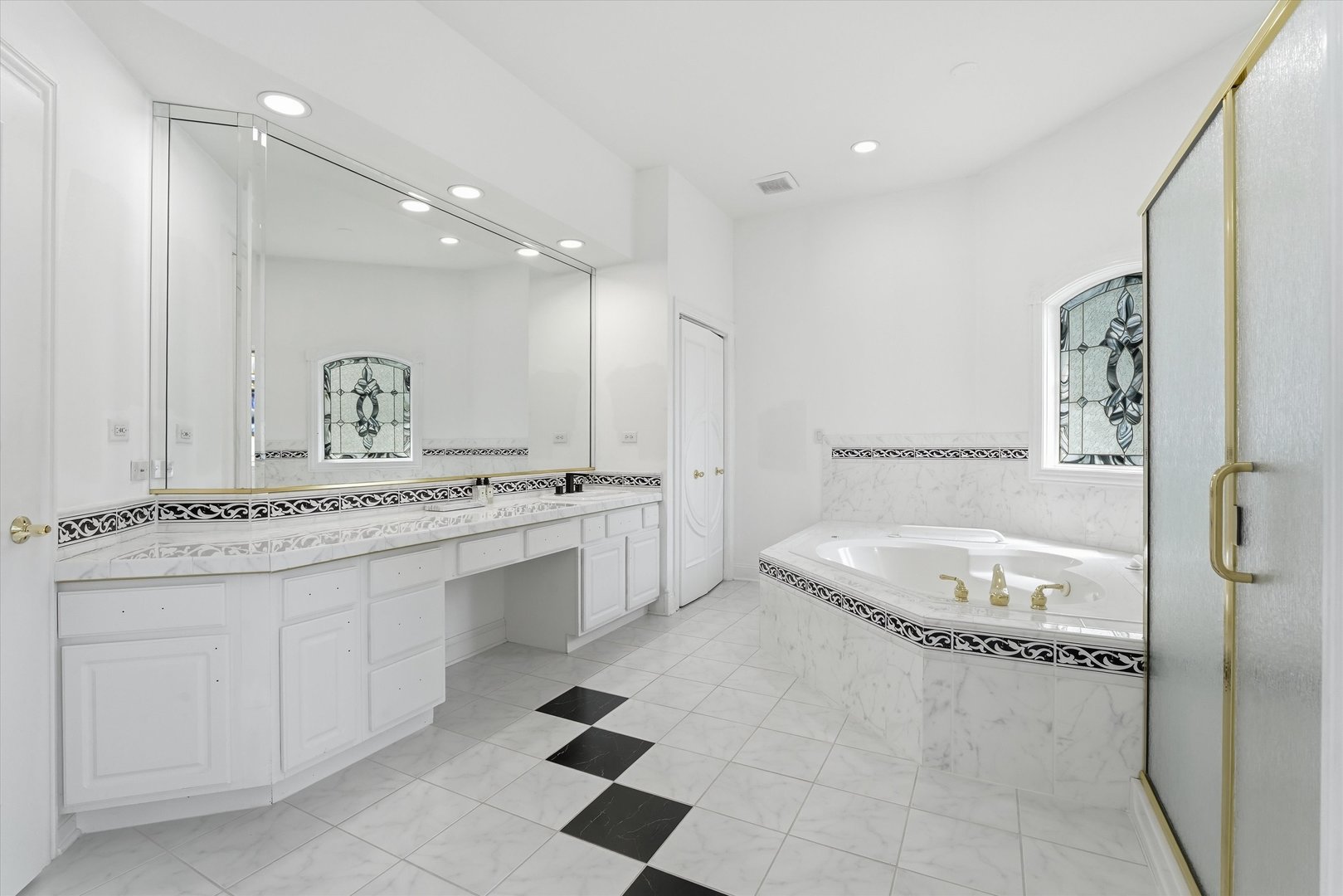 12024 W Edgewood Drive