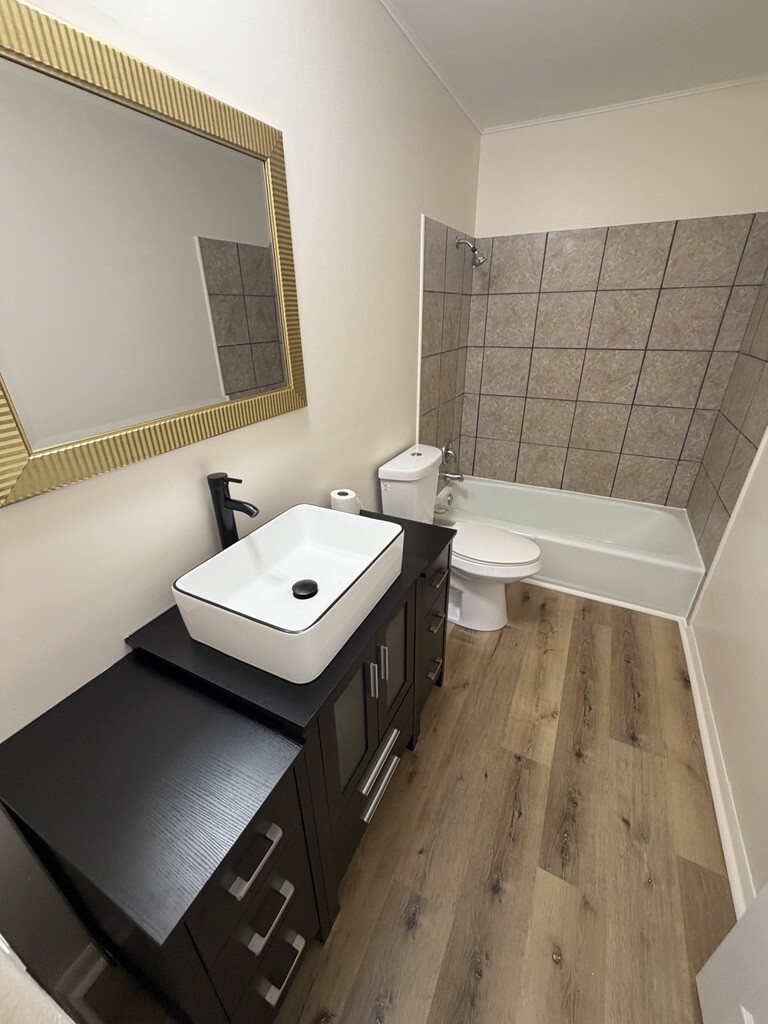 19408 Lake Shore Drive Unit: 3
