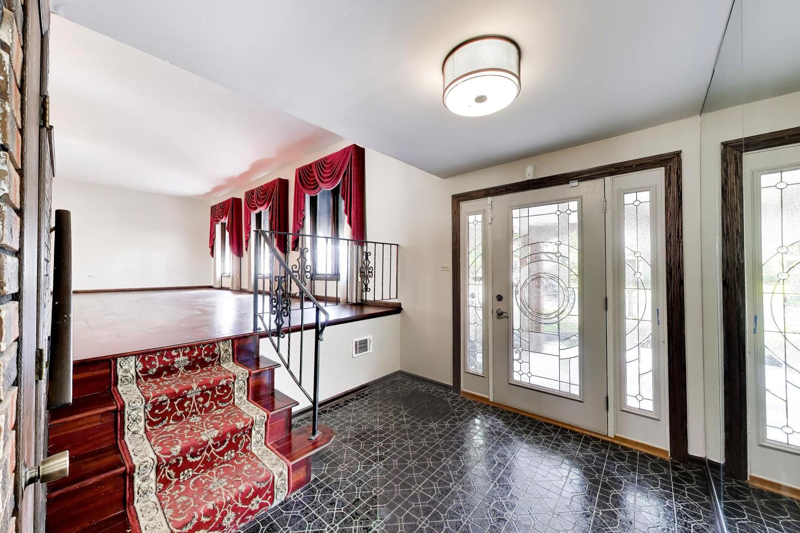 1108 E 192nd Street