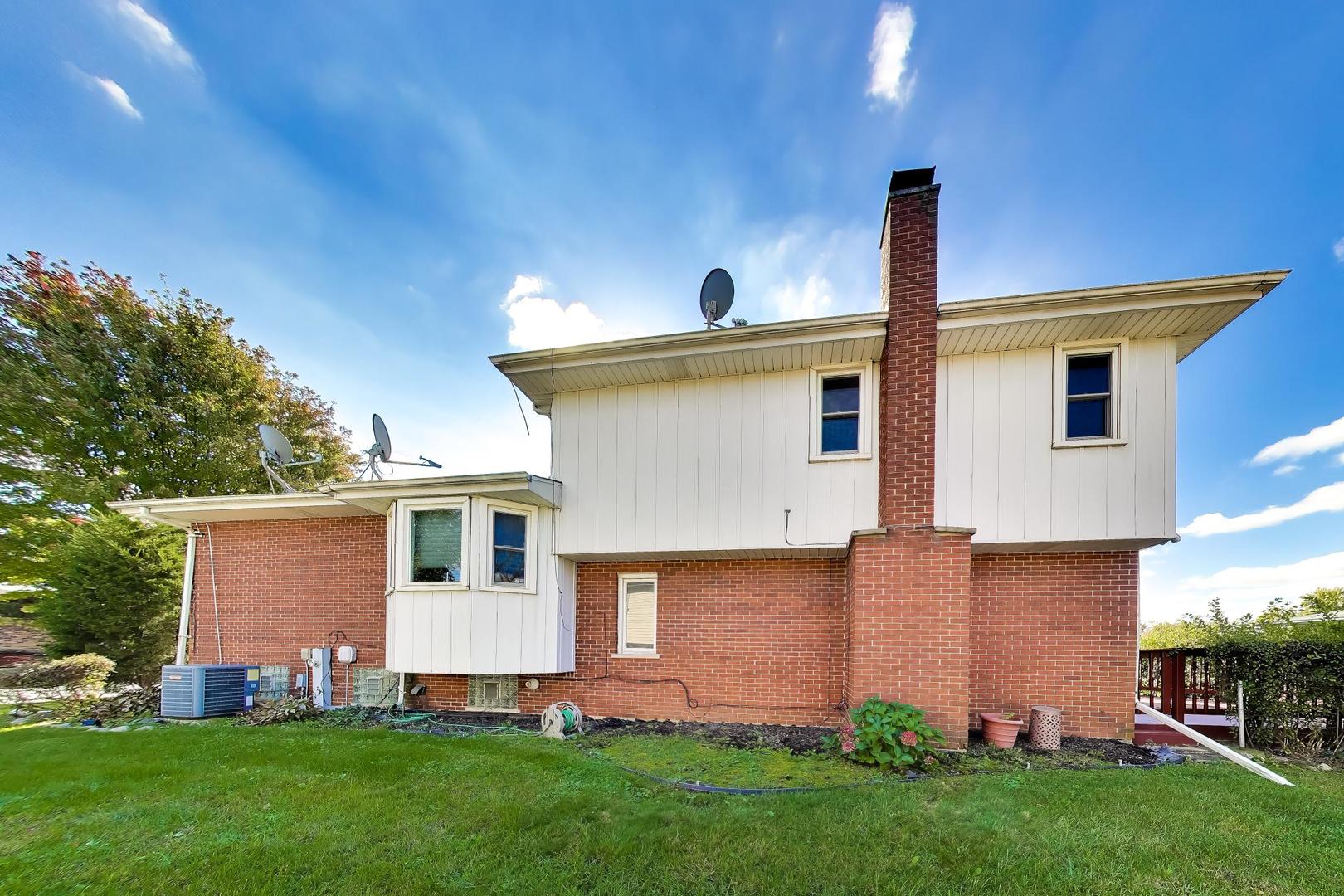 1108 E 192nd Street