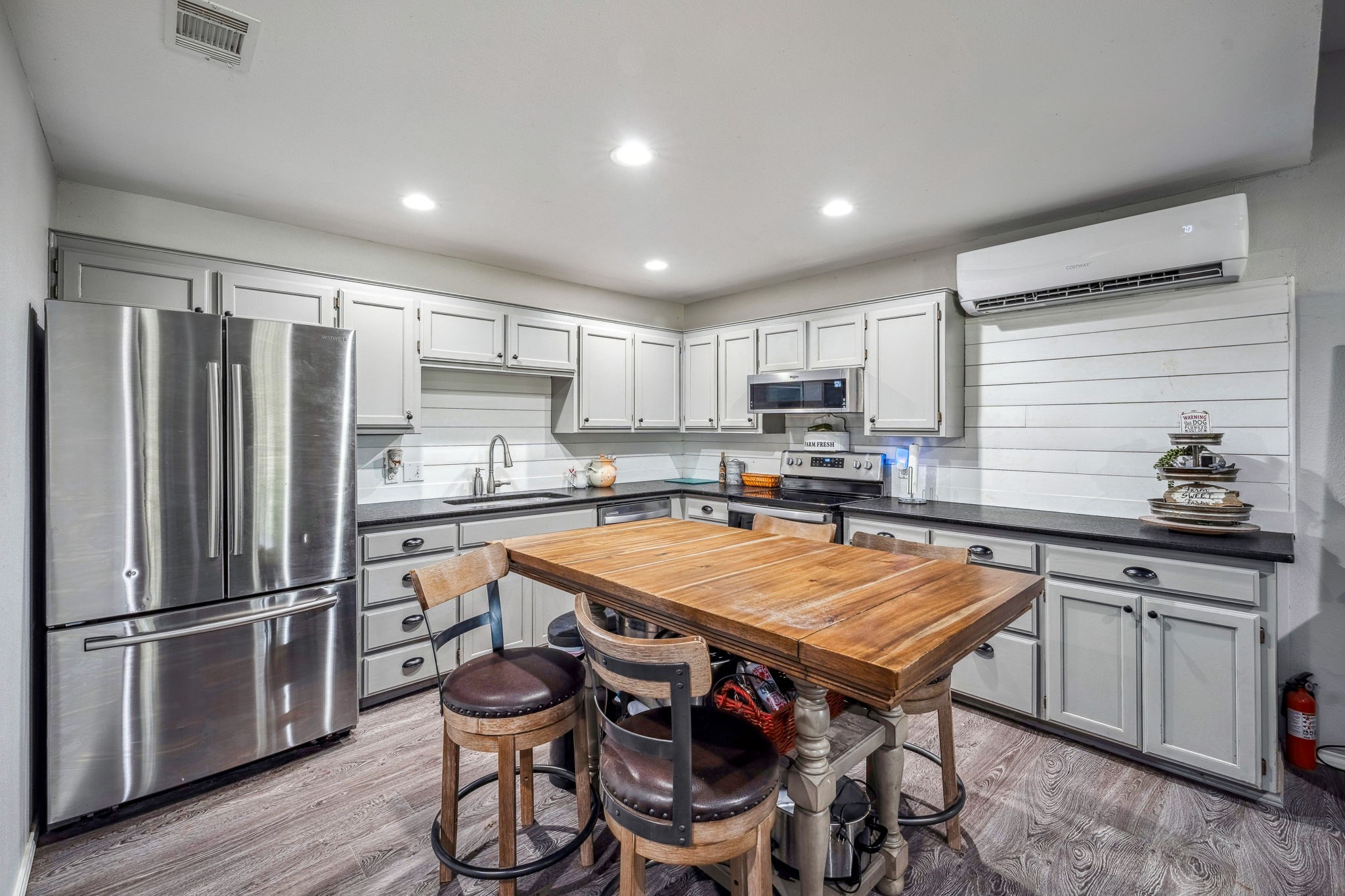 825 Monarch Trail