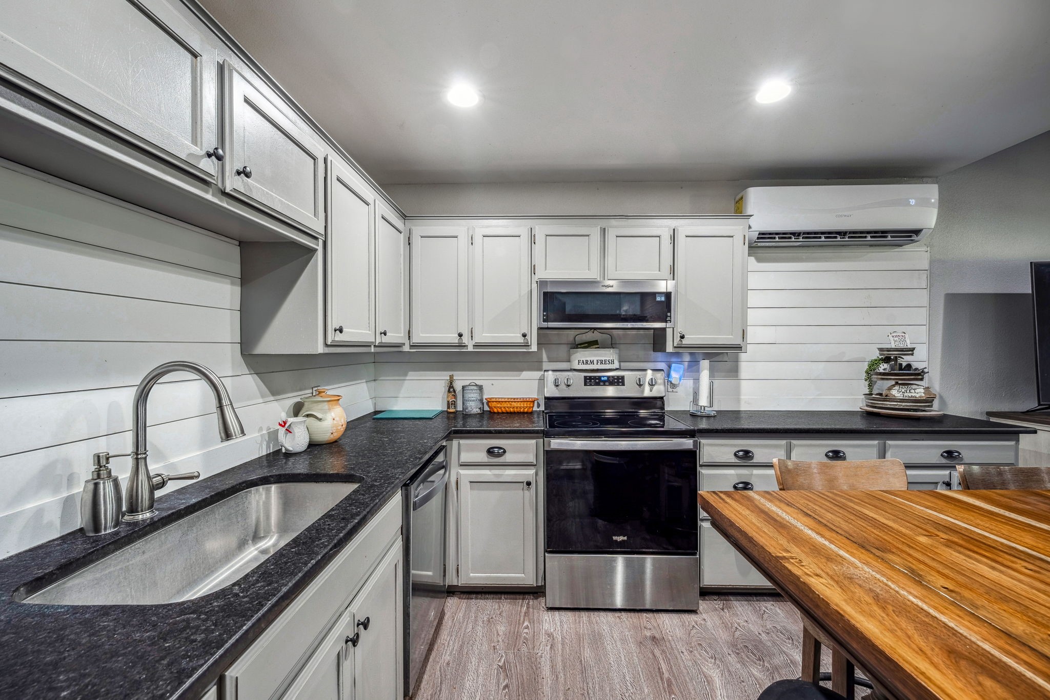 825 Monarch Trail