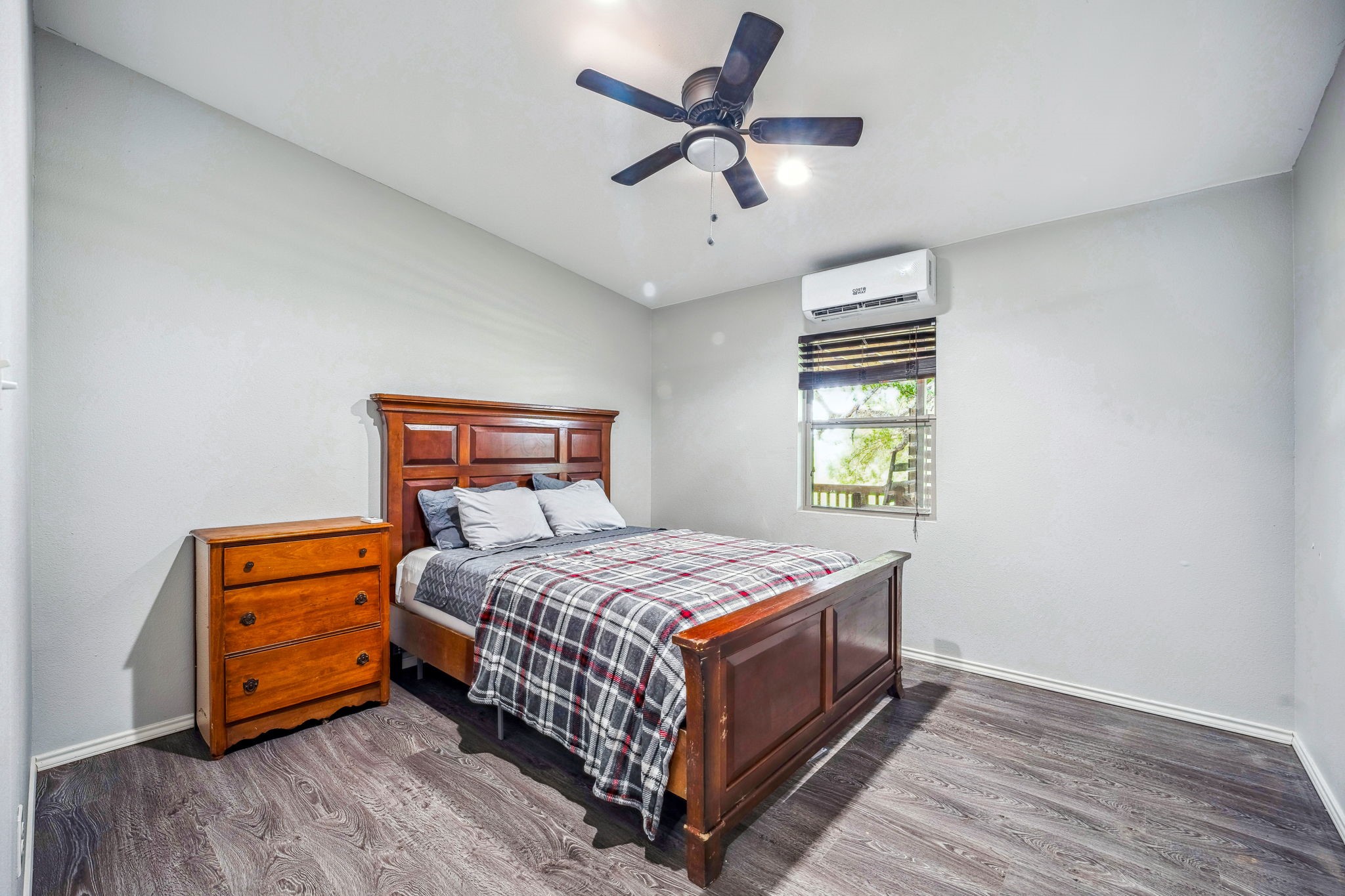825 Monarch Trail