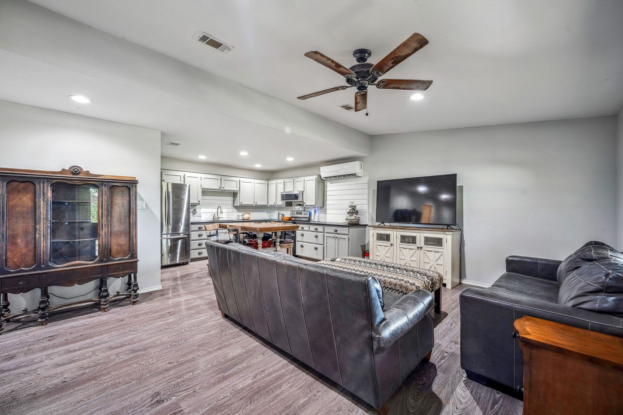 825 Monarch Trail
