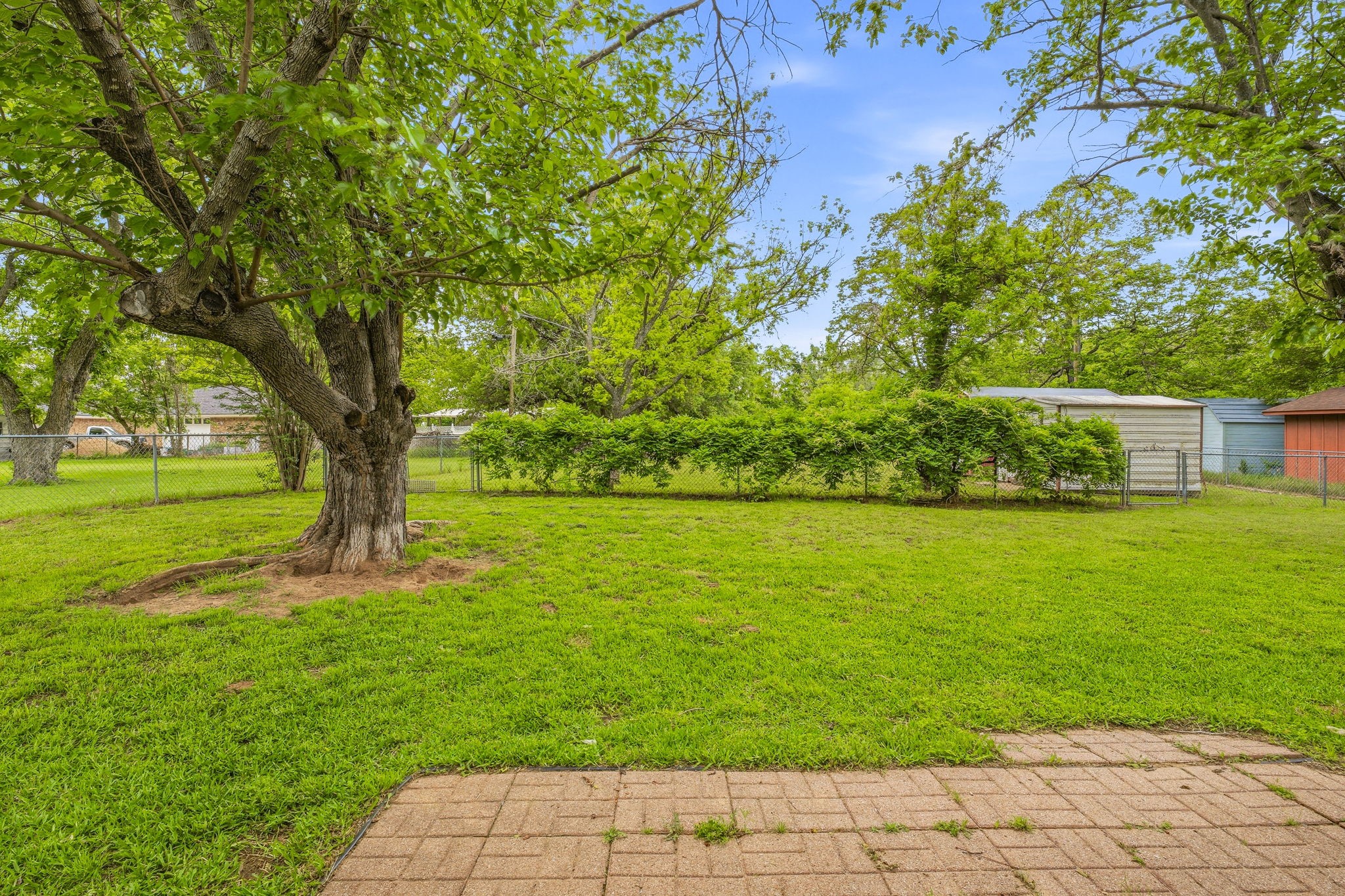 200 E Plum Avenue