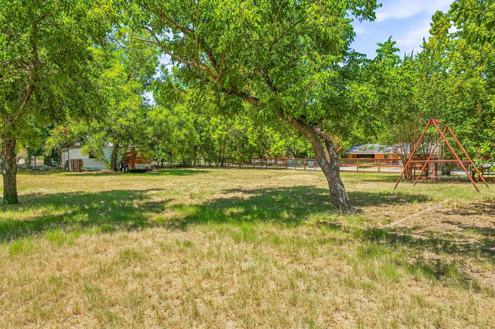 140 E Plum Avenue