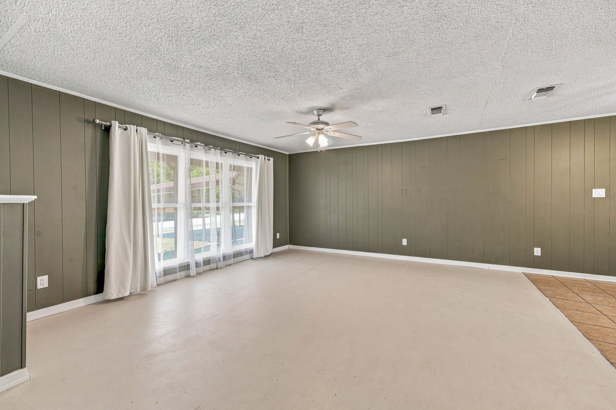 140 E Plum Avenue
