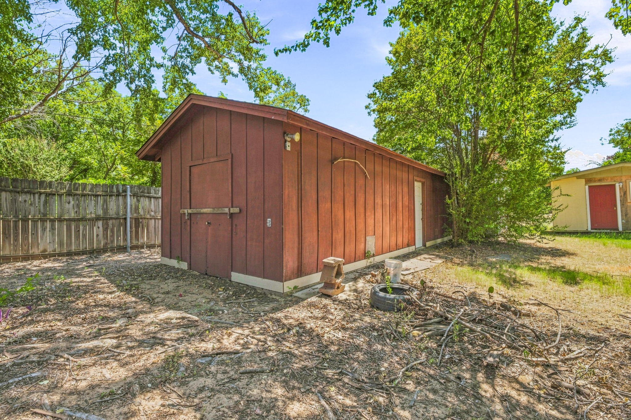 140 E Plum Avenue