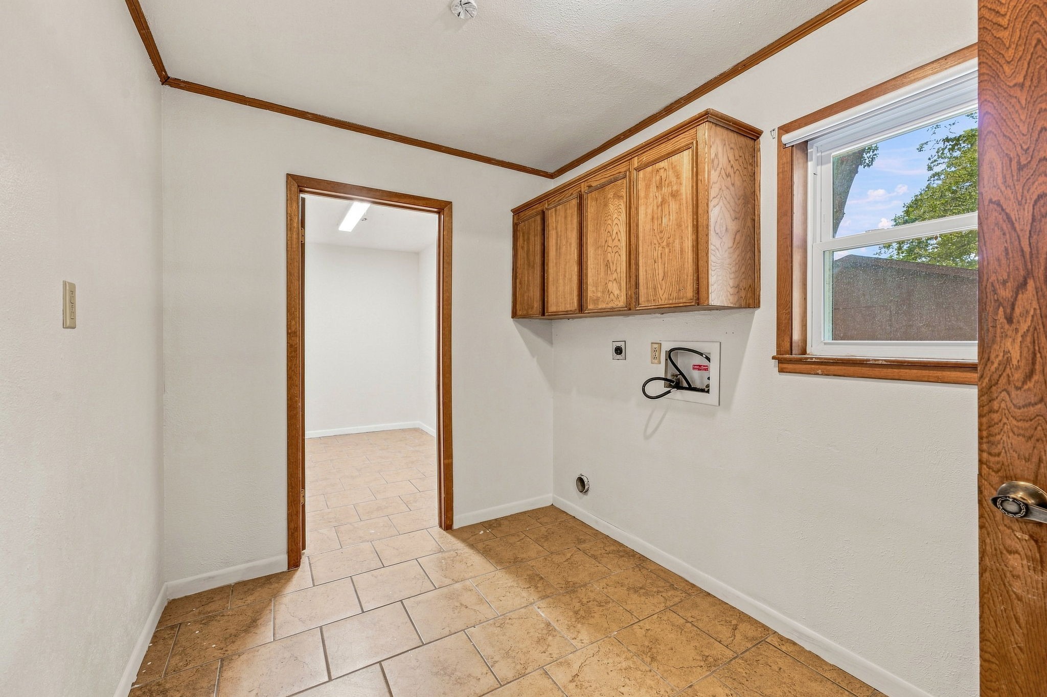 140 E Plum Avenue