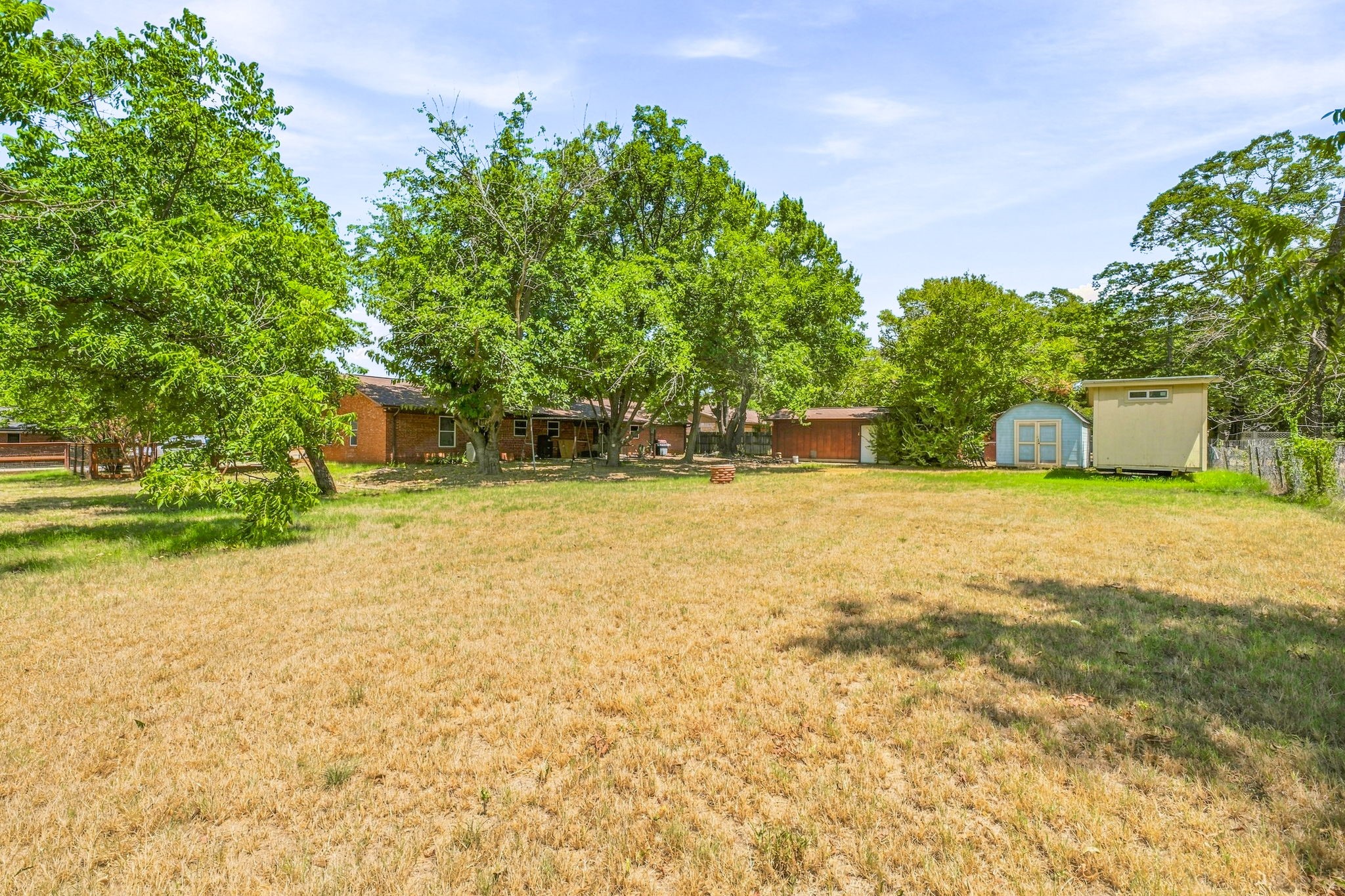 140 E Plum Avenue
