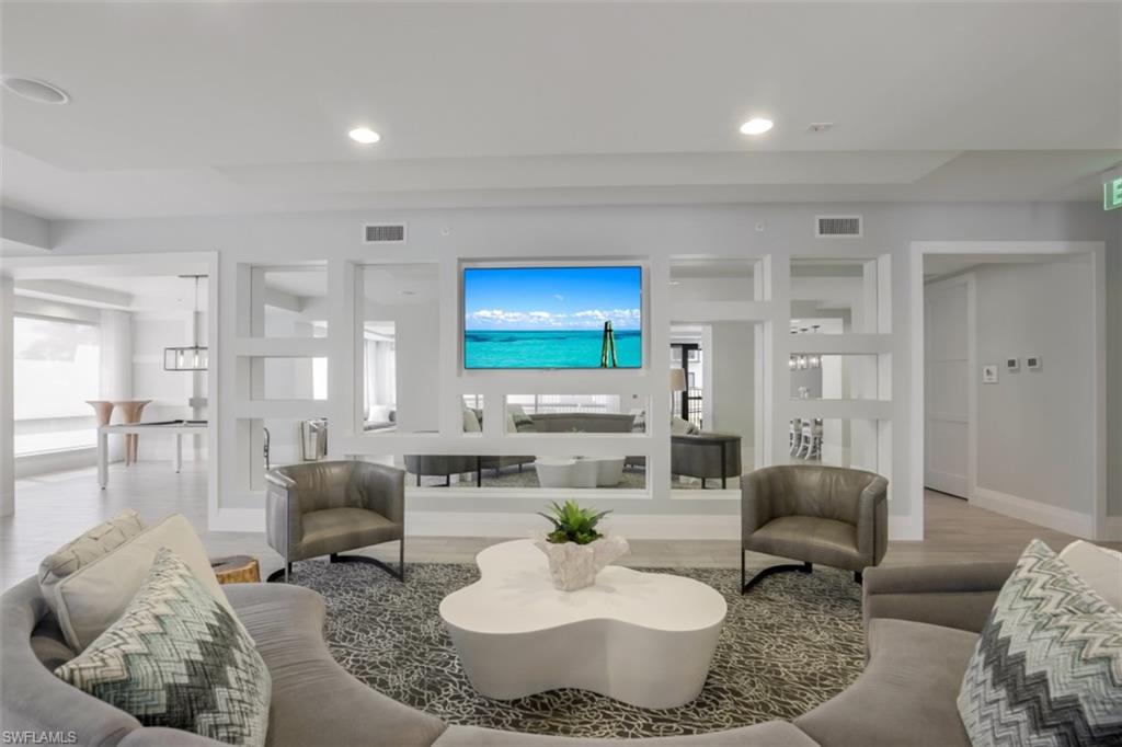 1035 3rd AVE S Unit: 203