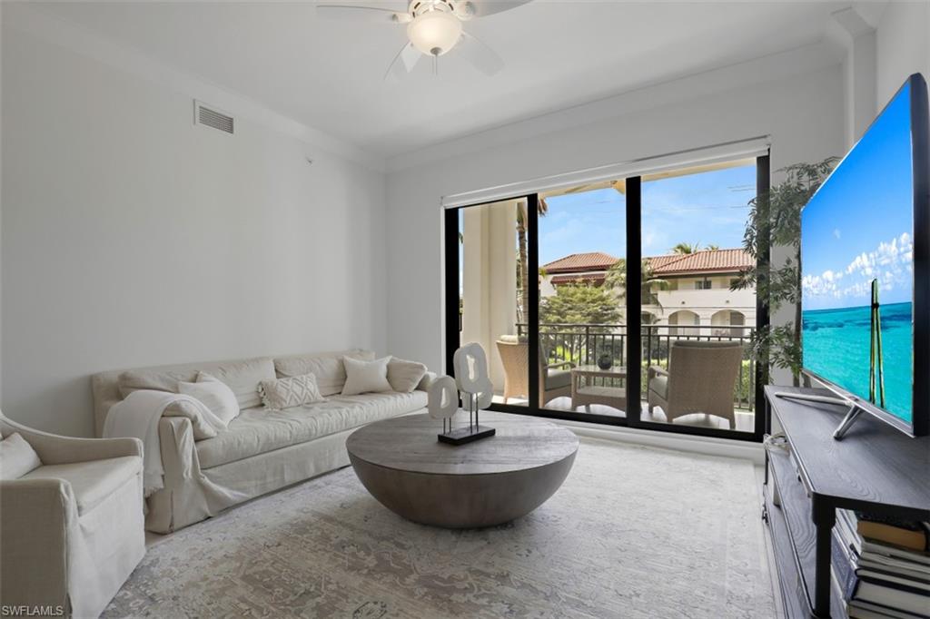 1035 3rd AVE S Unit: 203
