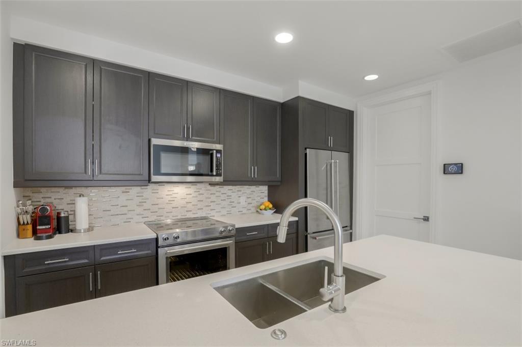 1035 3rd AVE S Unit: 203