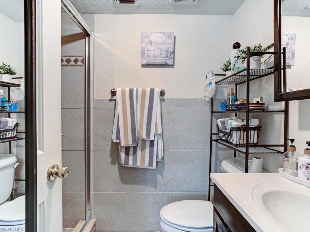 4625 Bayshore DR Unit: D5