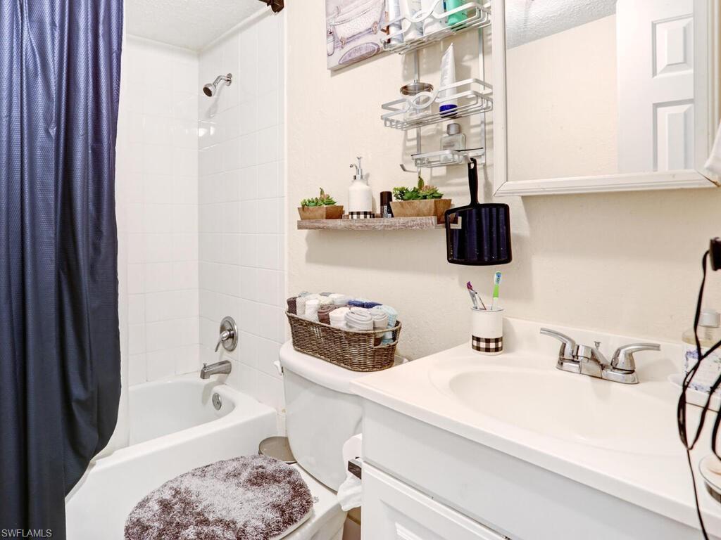 4625 Bayshore DR Unit: D5